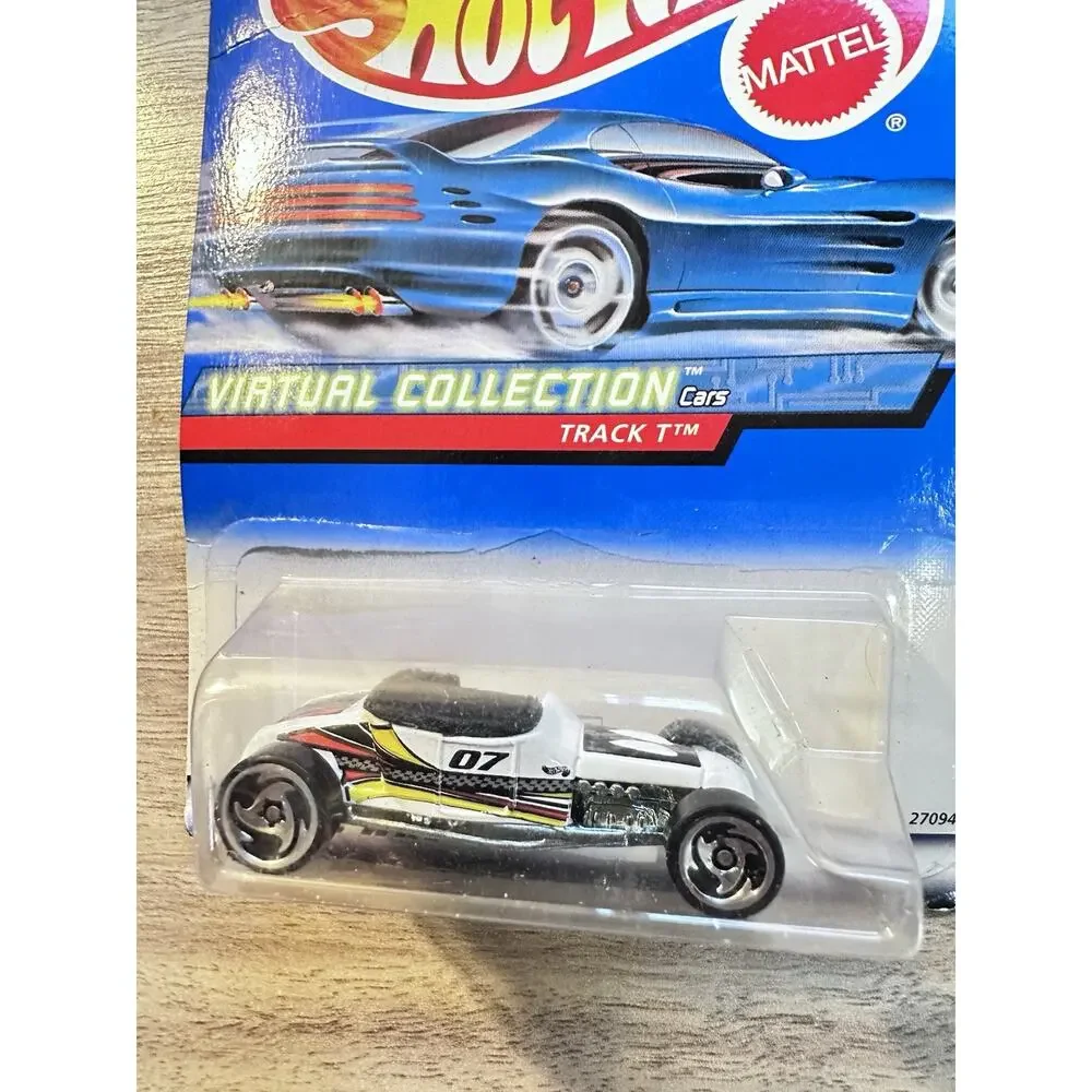 Hot Wheels 2000 127 diecast Virtual Collection Mattel Wheels New H30